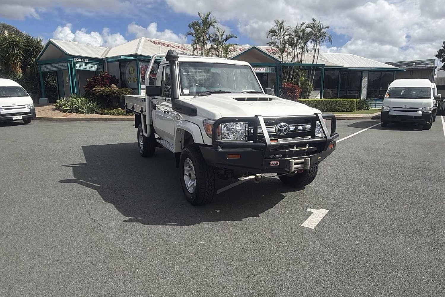 Toyota Landcruiser VDJ79R GXL