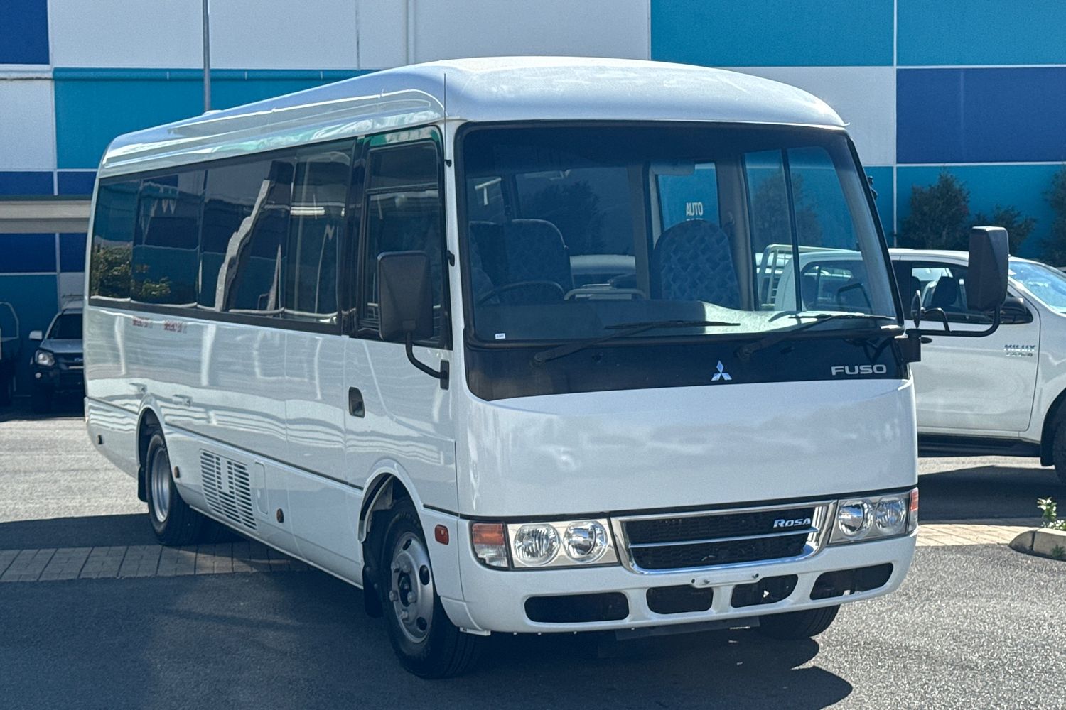 Mitsubishi Rosa Bus BE600 DELUXE