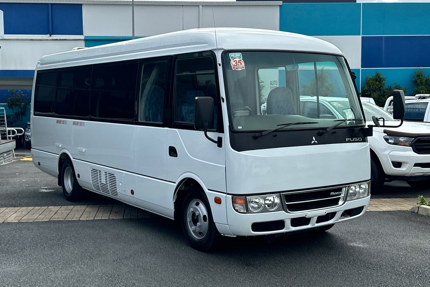 Mitsubishi Rosa Bus BE600 DELUXE