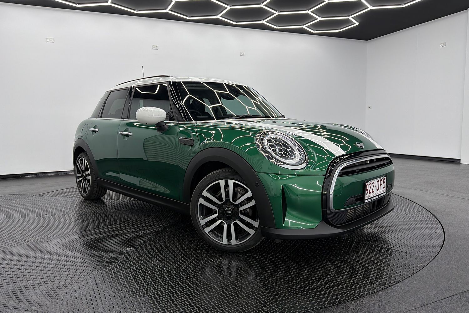 Mini Hatch 2023
