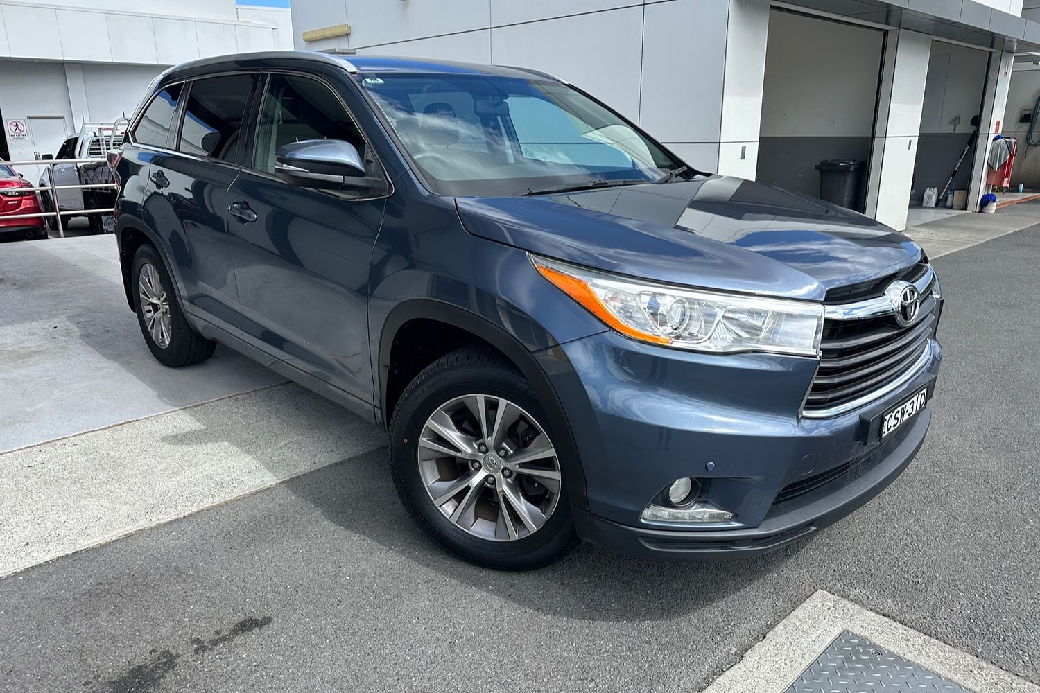 Toyota Kluger GSU55R GXL