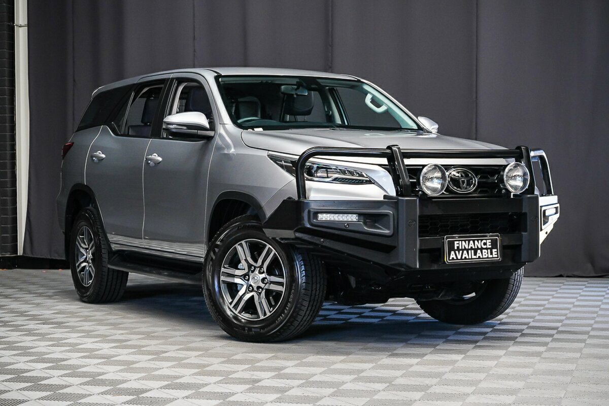Toyota Fortuner GUN156R