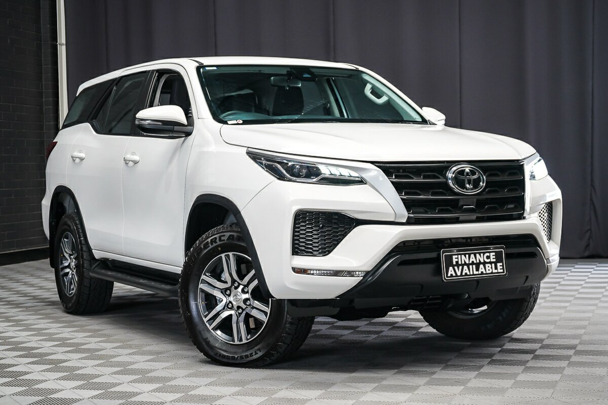 Toyota Fortuner GUN156R