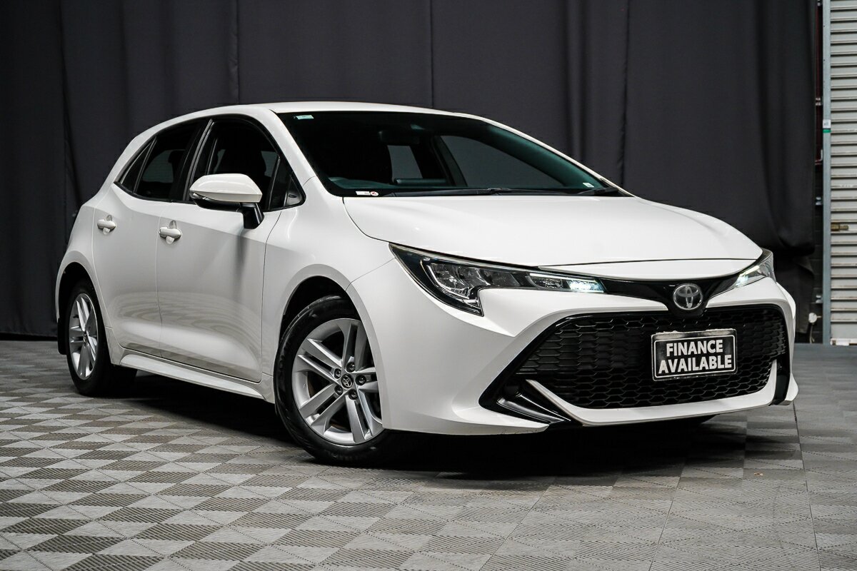 Toyota Corolla ZWE211R