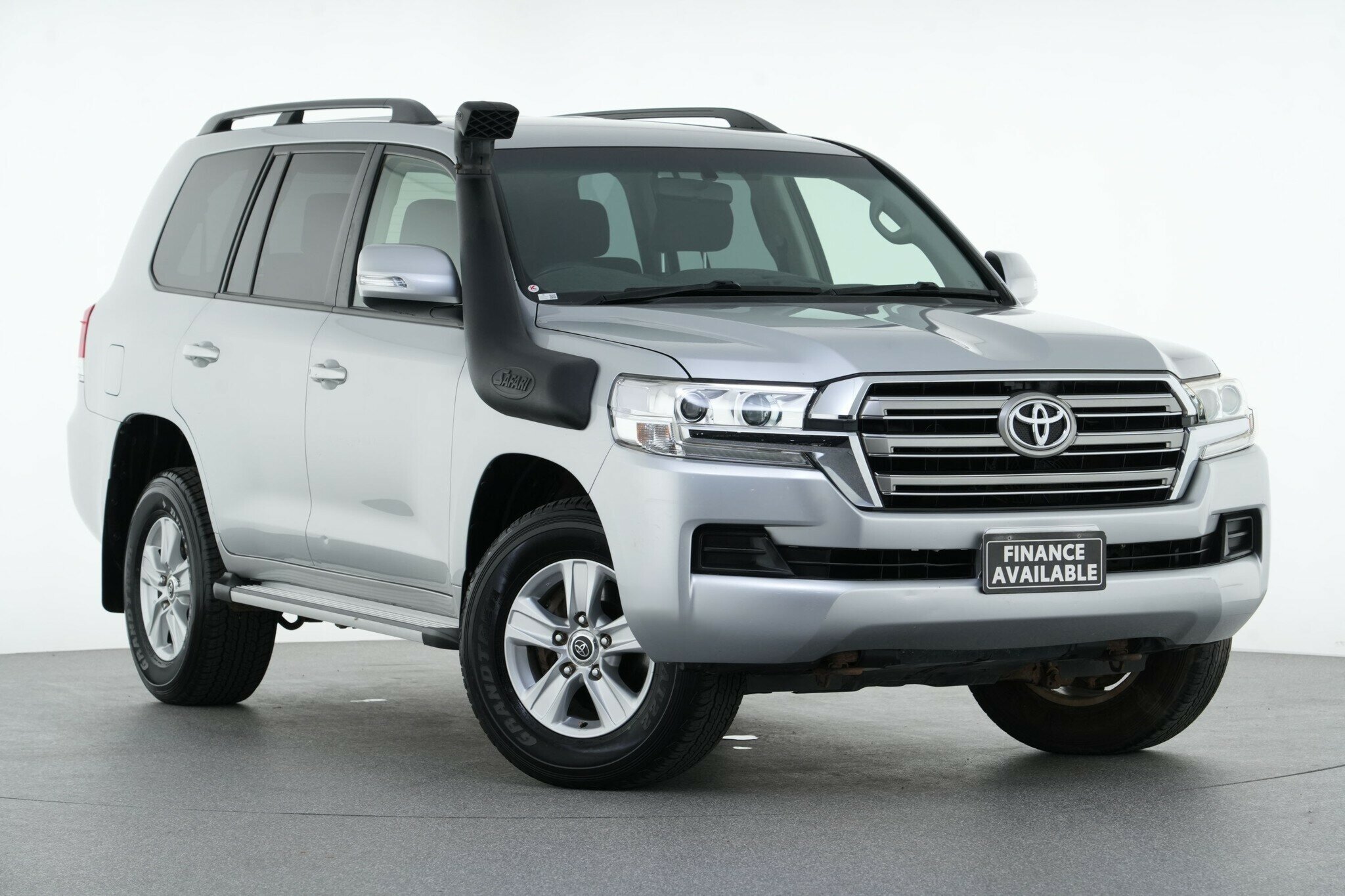 Toyota Landcruiser VDJ200R