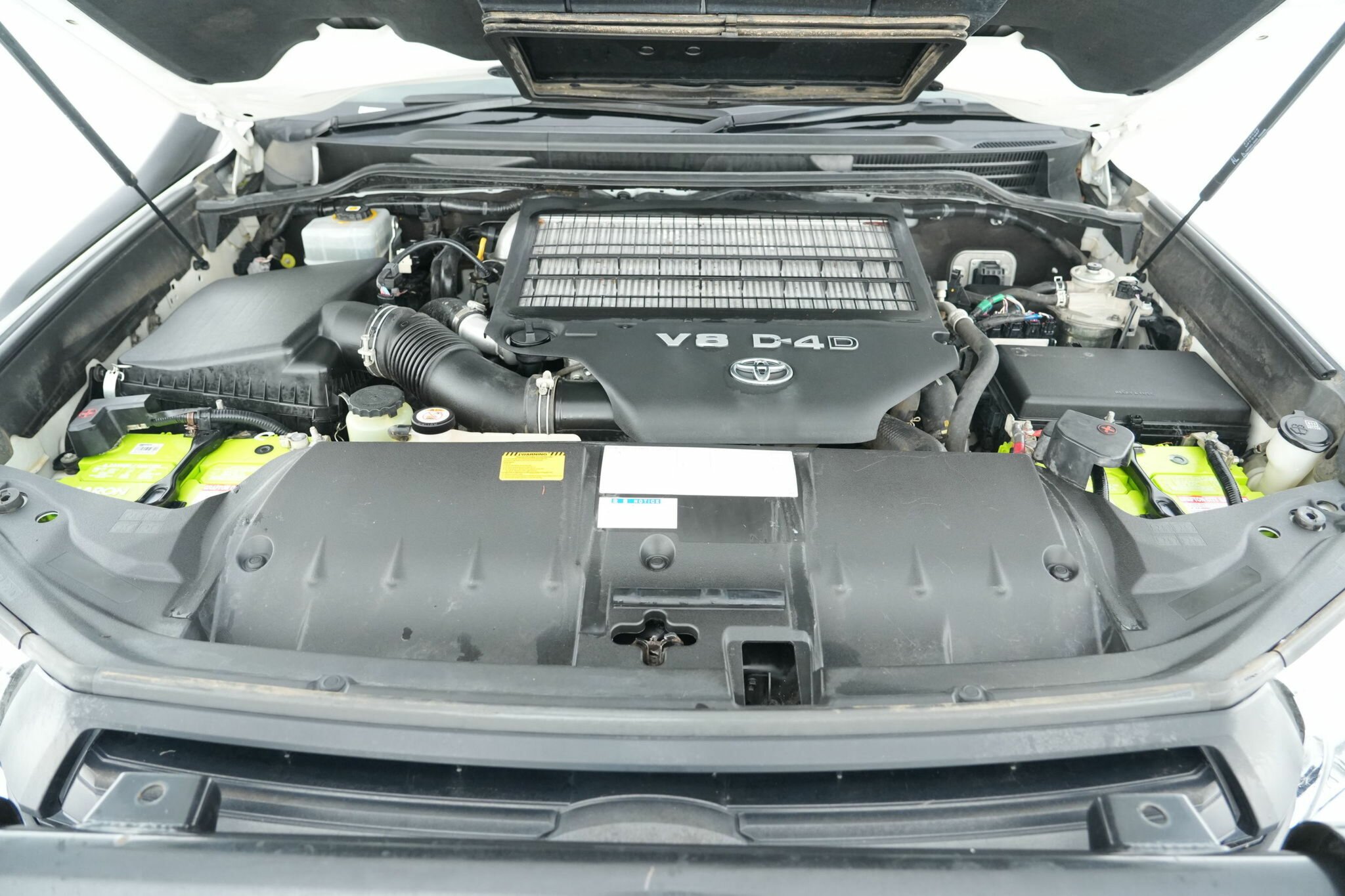 Toyota Landcruiser VDJ200R | Xcite Autos