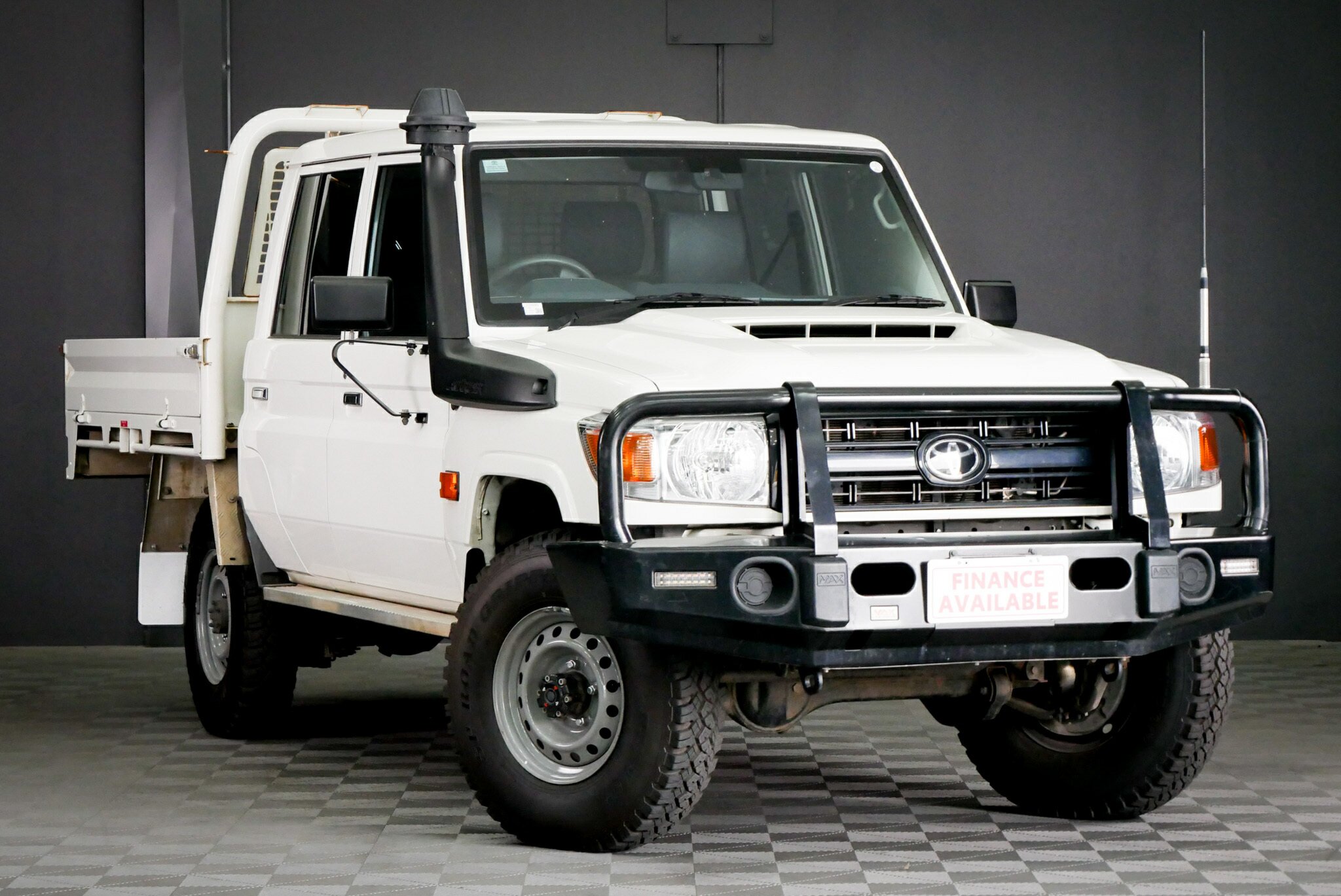 Toyota Landcruiser VDJ79R