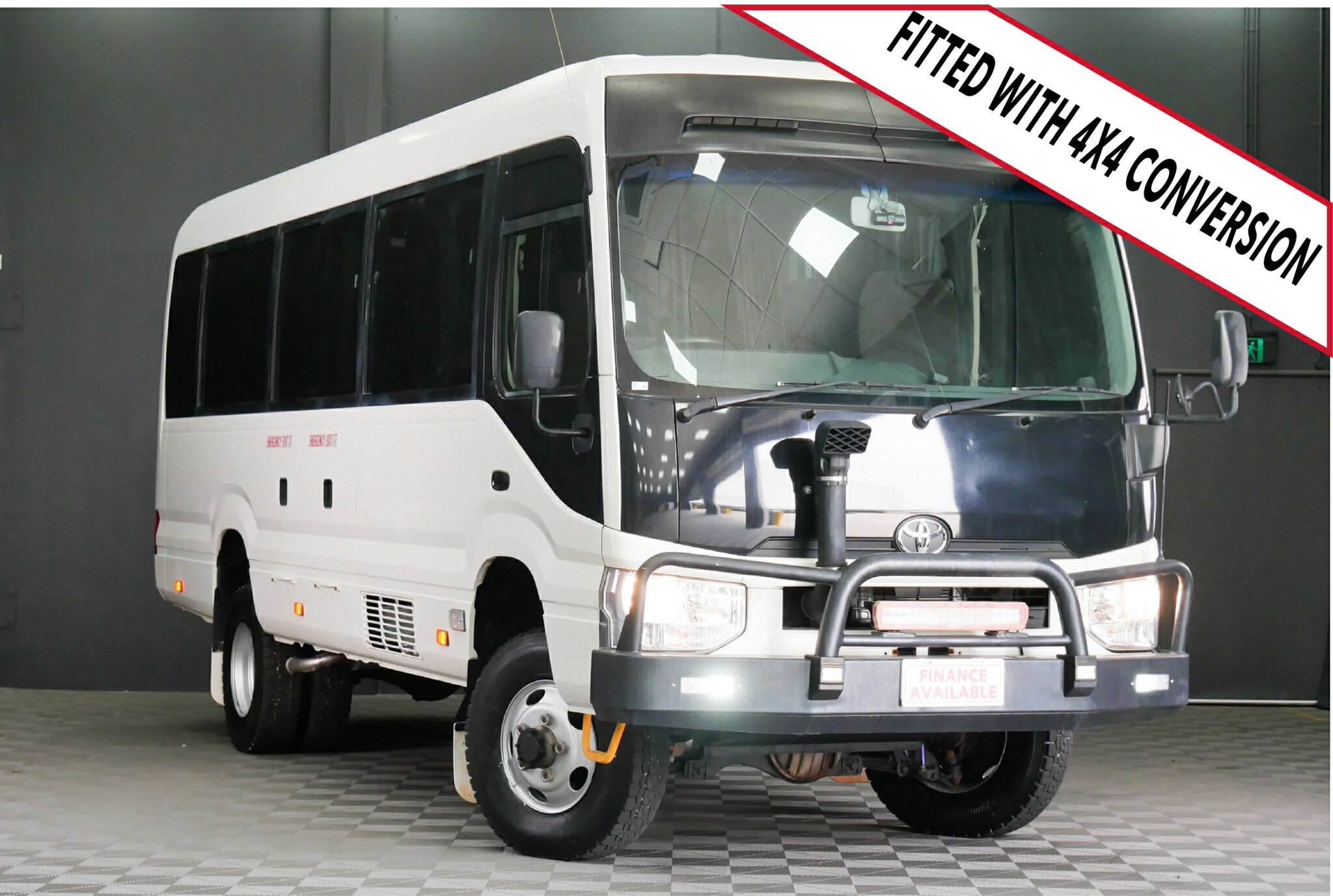 Toyota Coaster Bus 4.0l Diesel 6at Deluxe XZB70R
