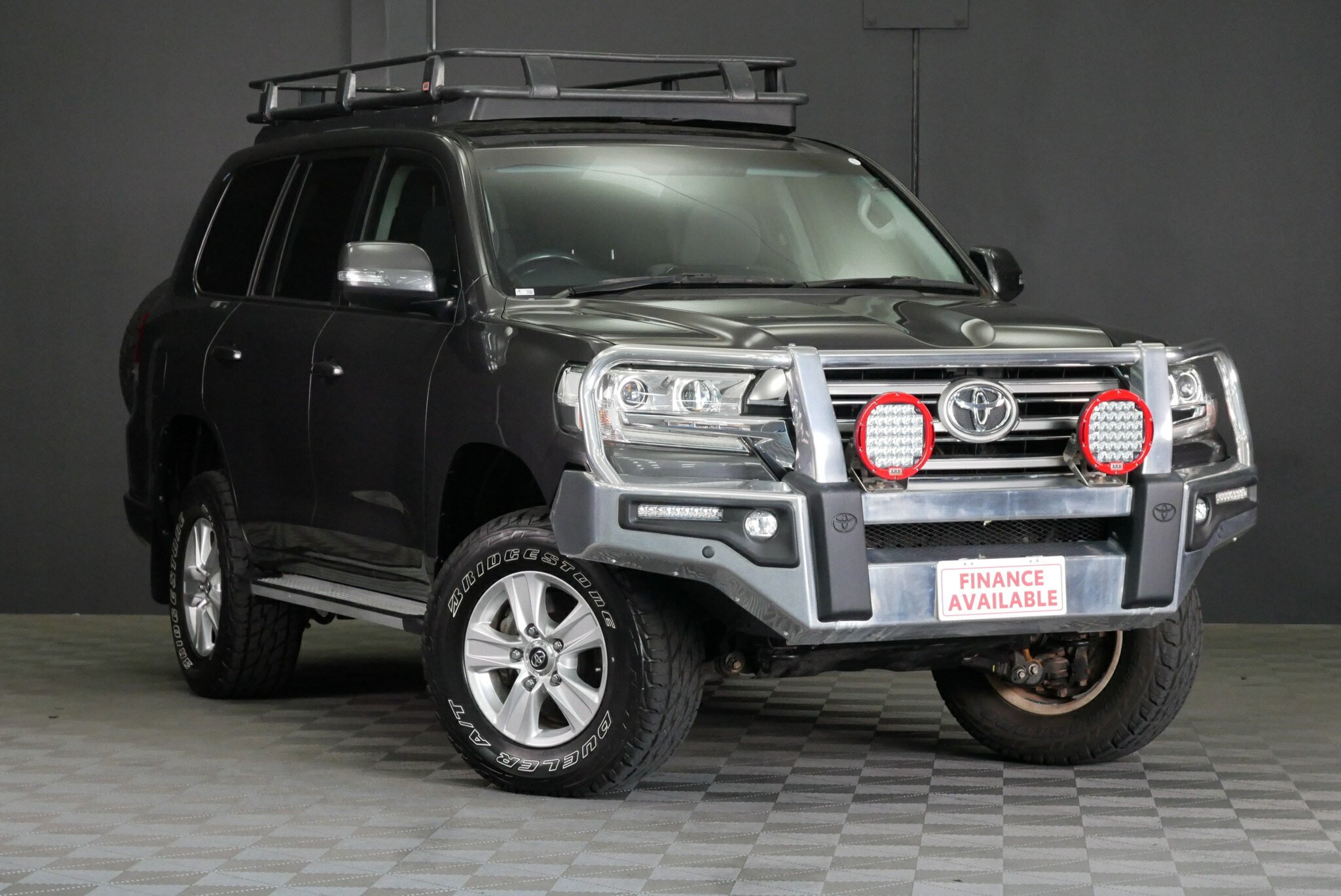 Toyota Landcruiser VDJ200R
