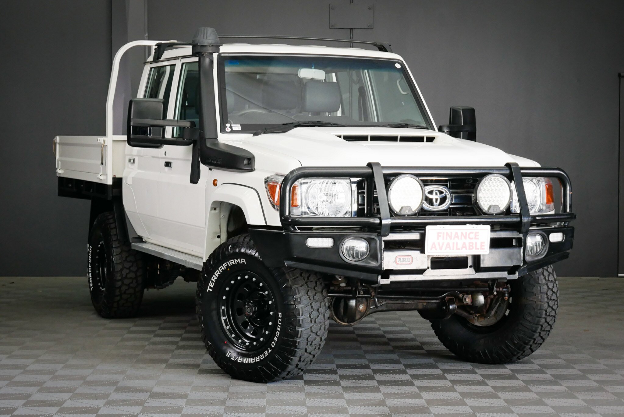 Toyota Landcruiser VDJ79R