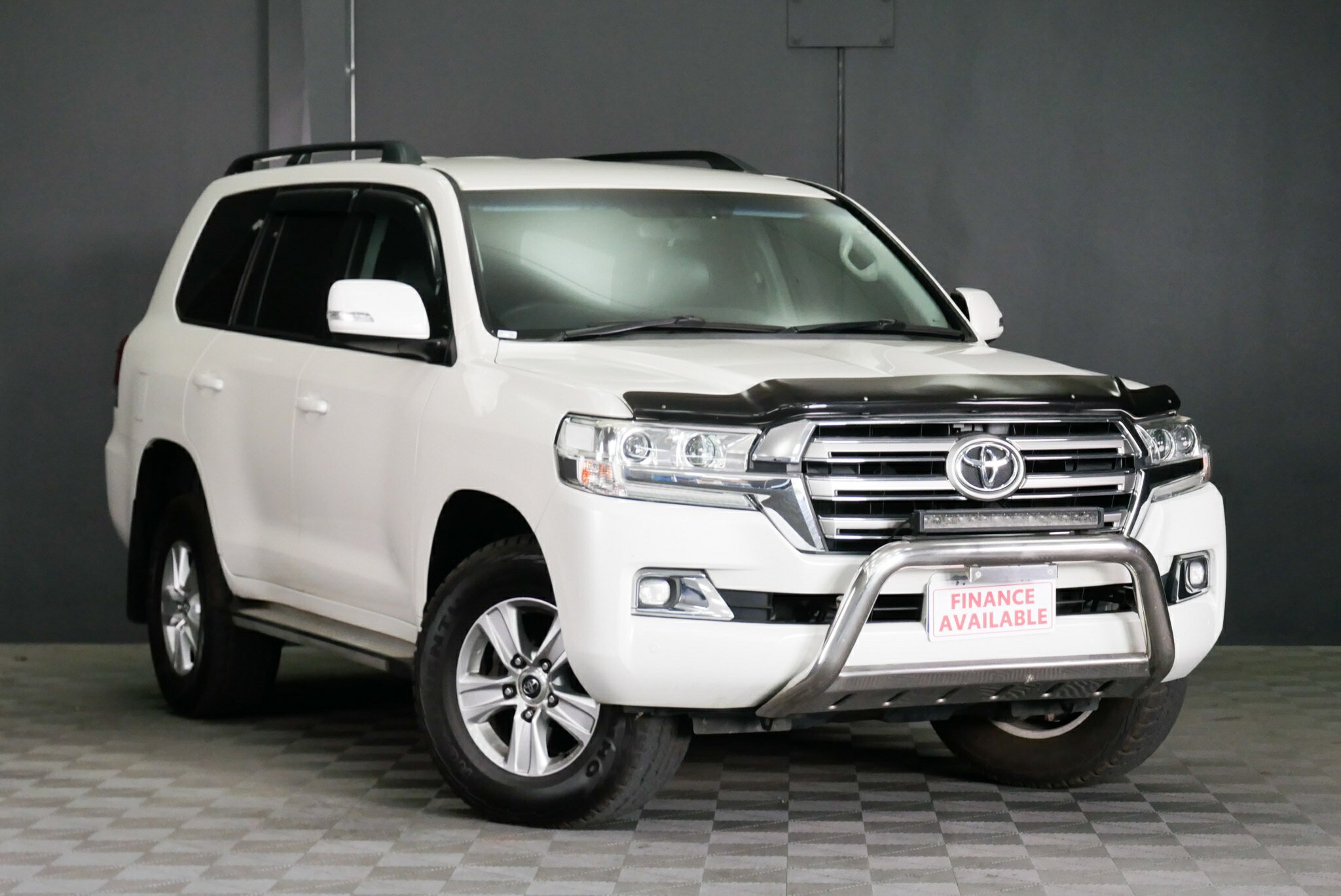 Toyota Landcruiser VDJ200R