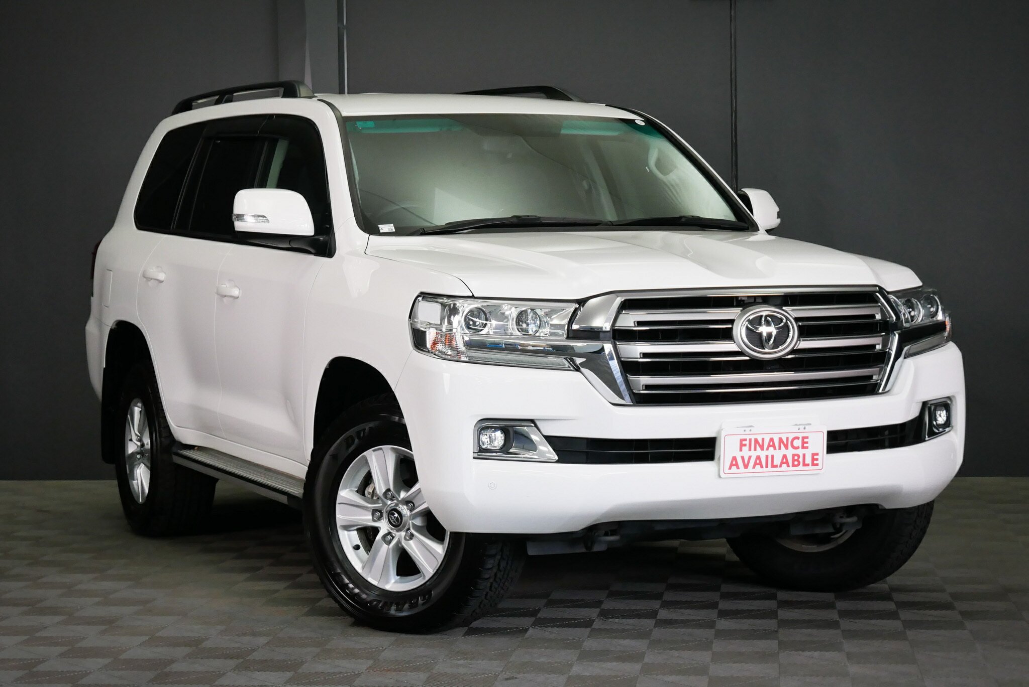 Toyota Landcruiser VDJ200R