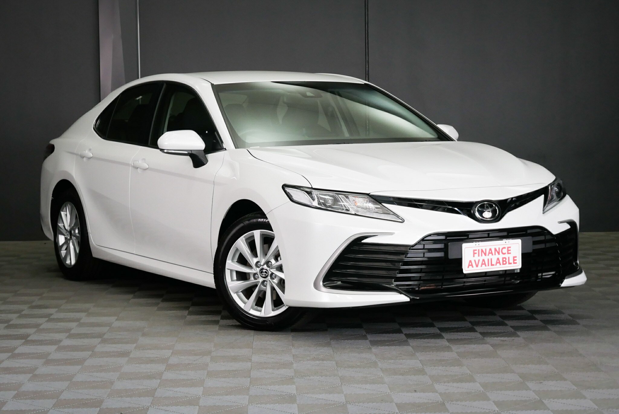 Toyota Camry Axva70R