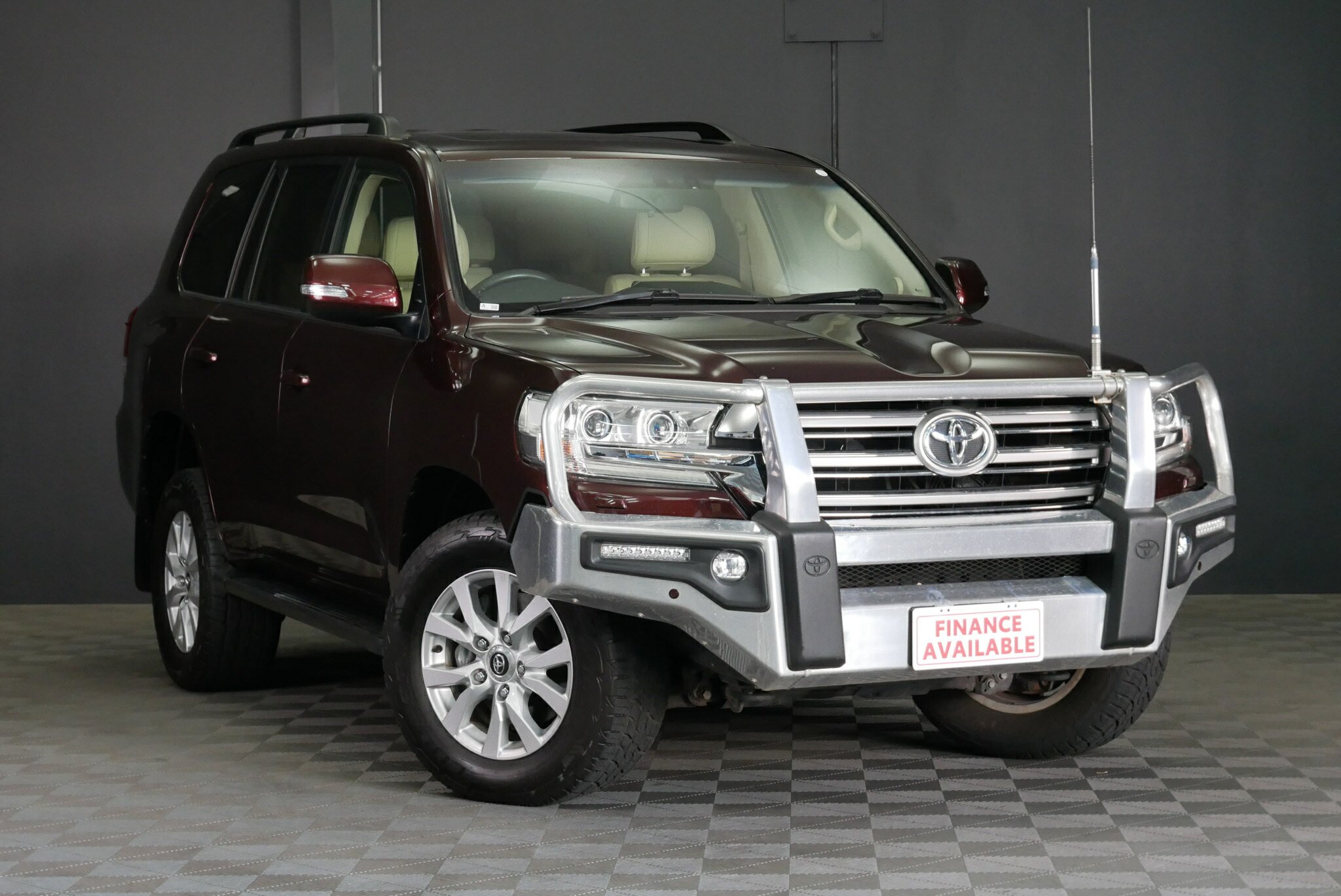 Toyota Landcruiser VDJ200R