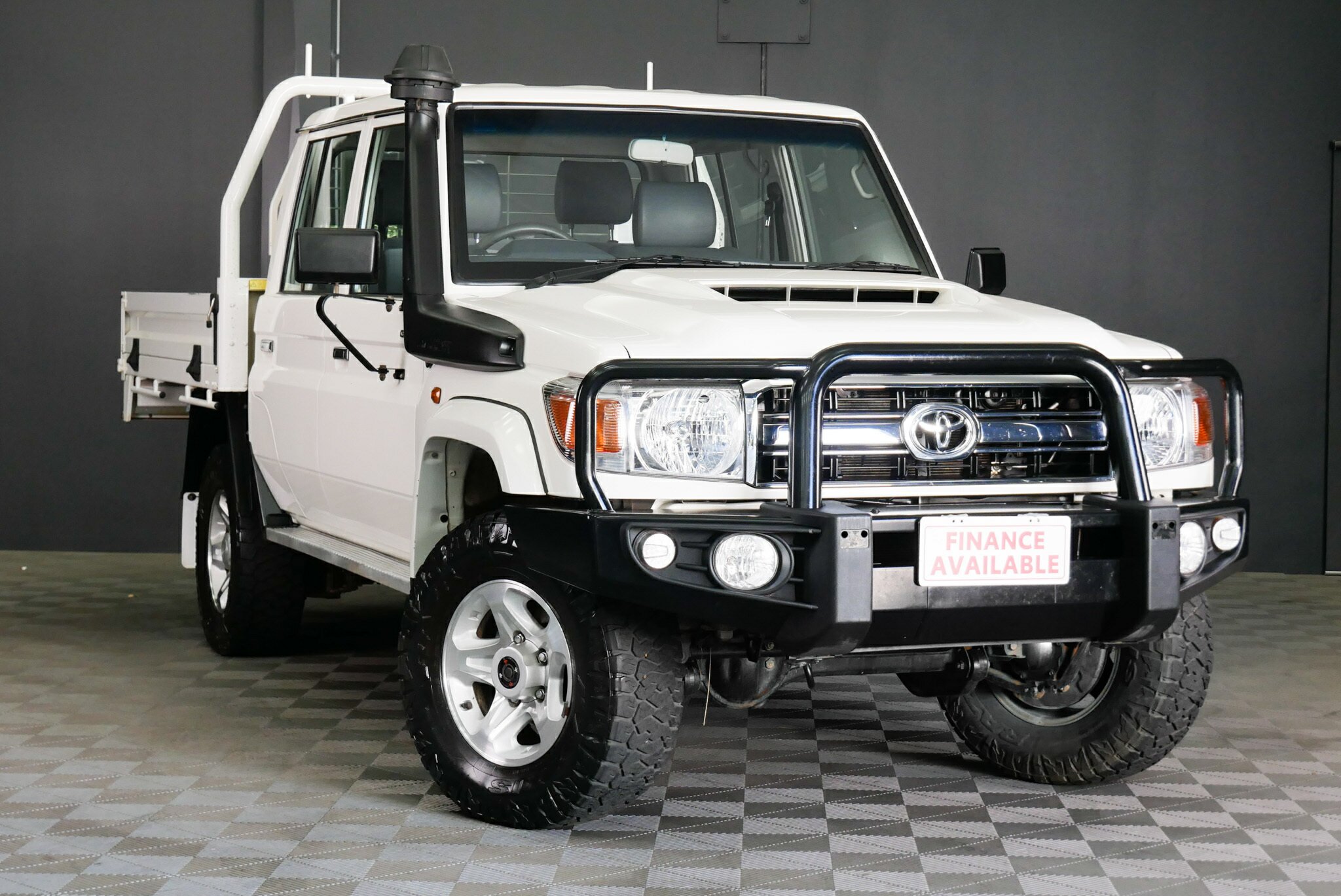 Toyota Landcruiser VDJ79R