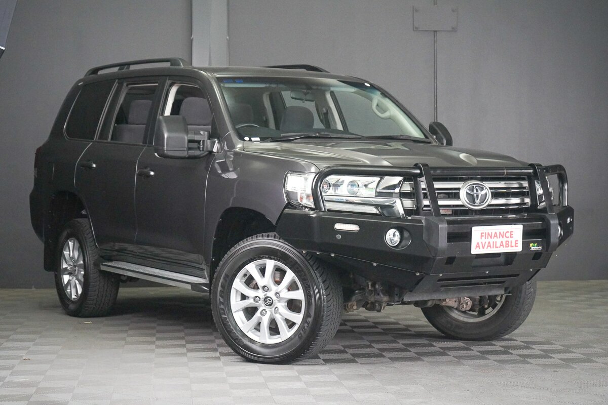 Toyota Landcruiser VDJ200R