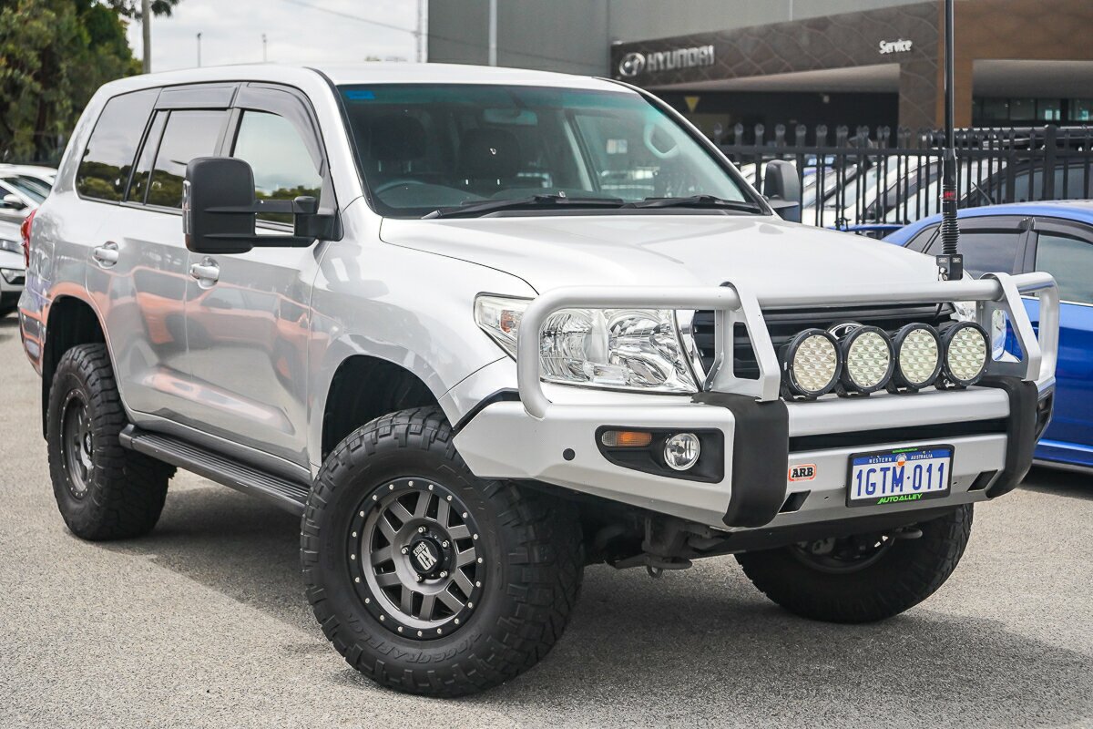 Toyota Landcruiser VDJ200R MY13