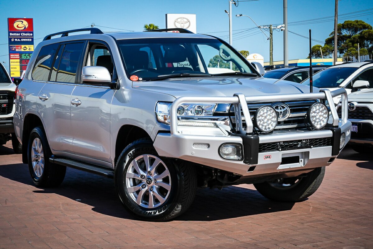 Toyota Landcruiser VDJ200R
