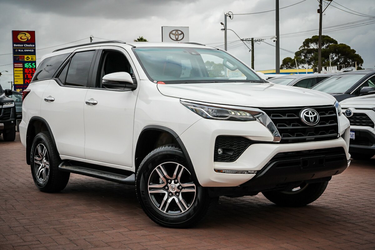 Toyota Fortuner GUN156R