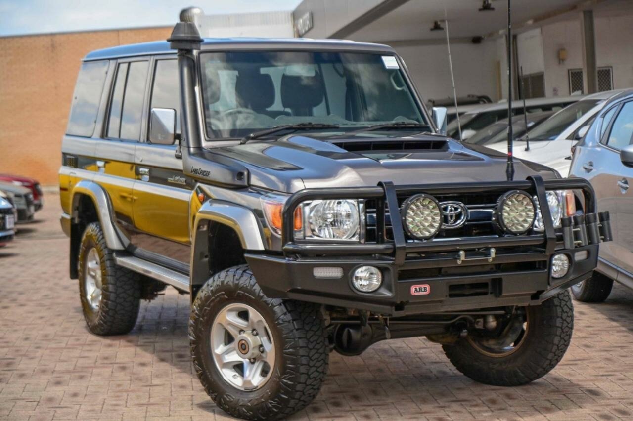 Toyota Landcruiser VDJ76R