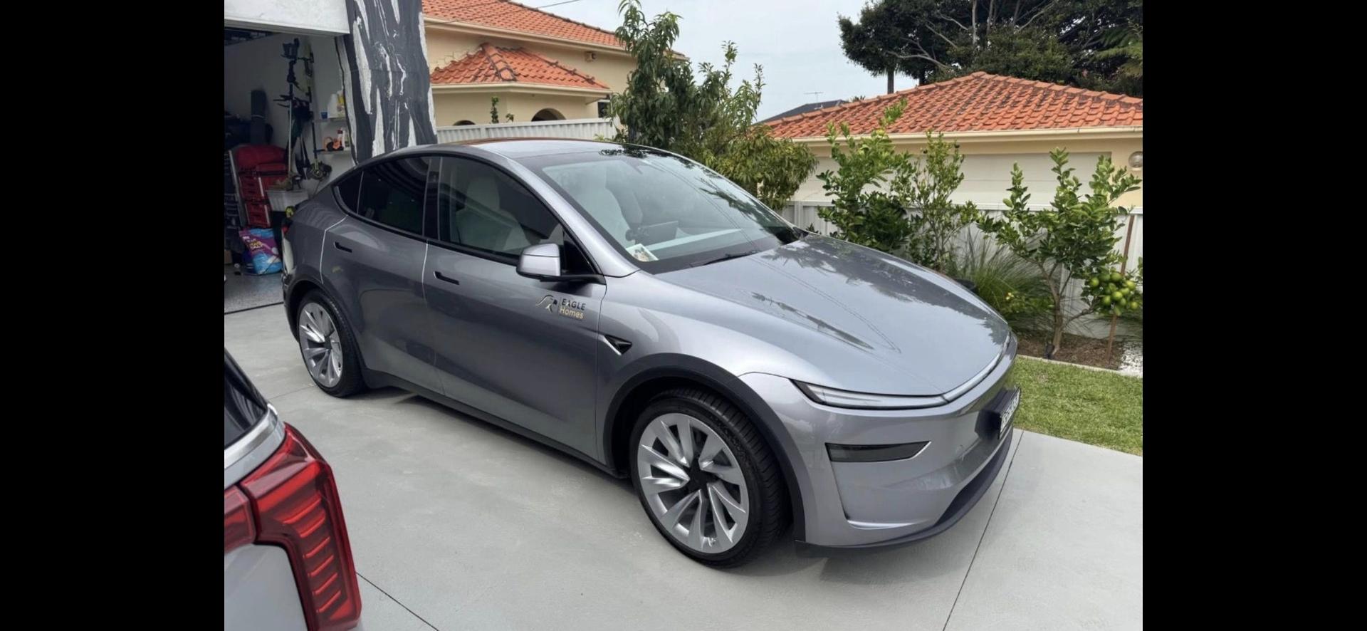 2025 Tesla Model Y Long Range Auto AWD