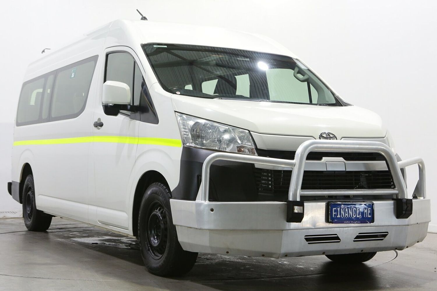 Toyota Hiace GDH322R Commuter