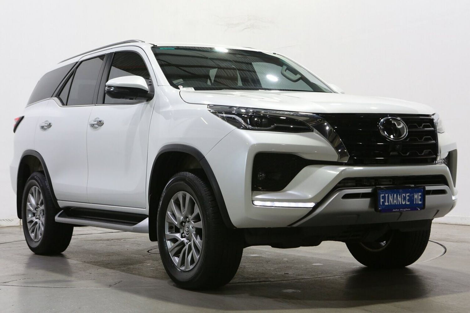 Toyota Fortuner GUN156R Crusade
