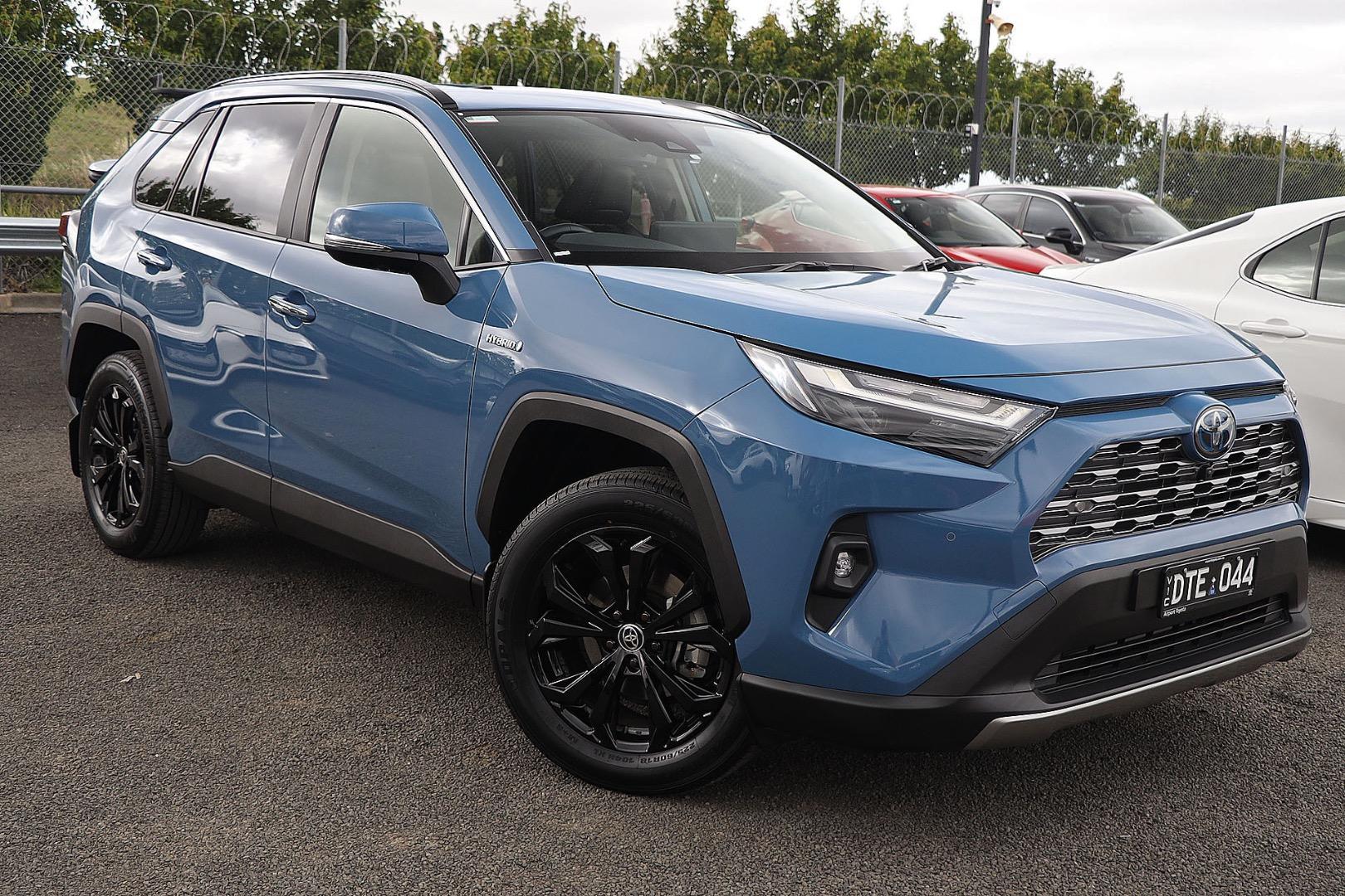 2024 Toyota RAV4 Cruiser Auto eFour