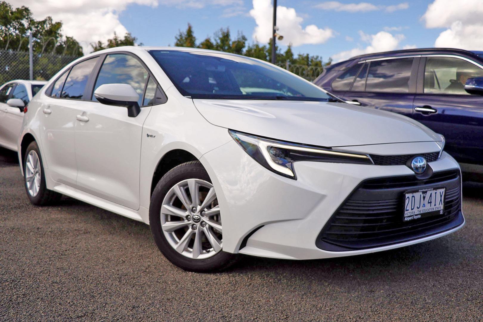 2025 Toyota Corolla SX Hybrid Auto