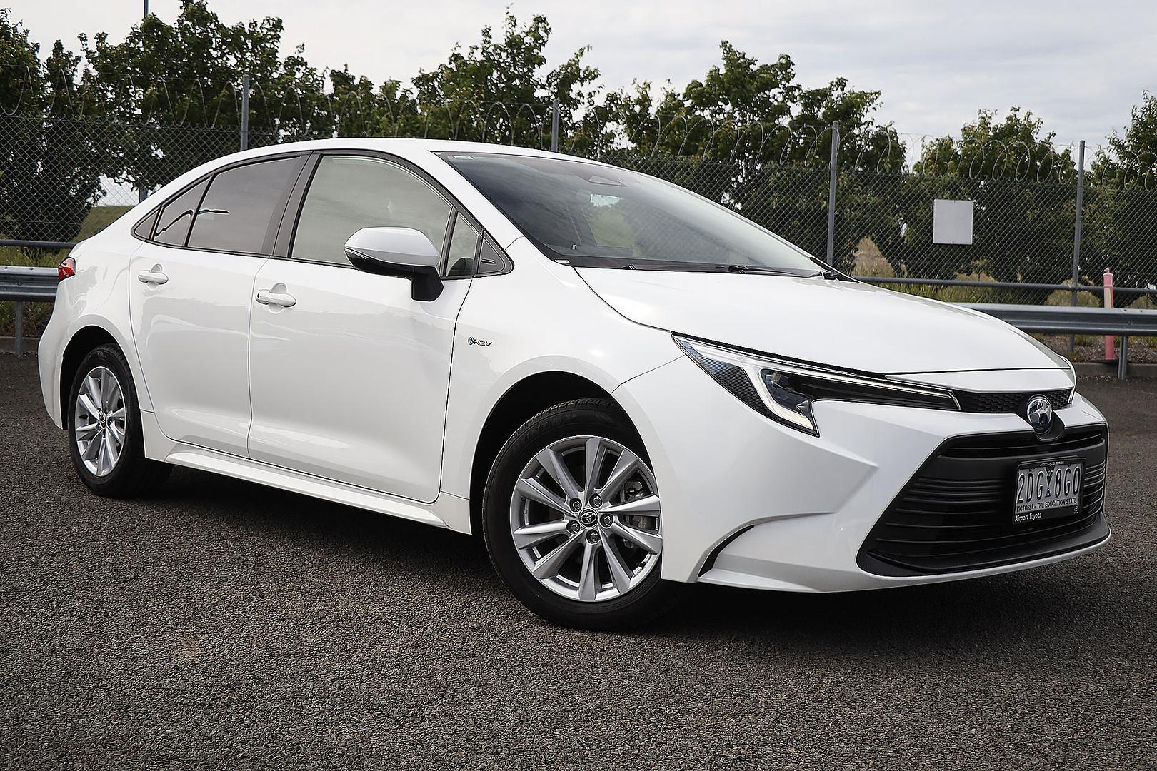 2025 Toyota Corolla SX Hybrid Auto